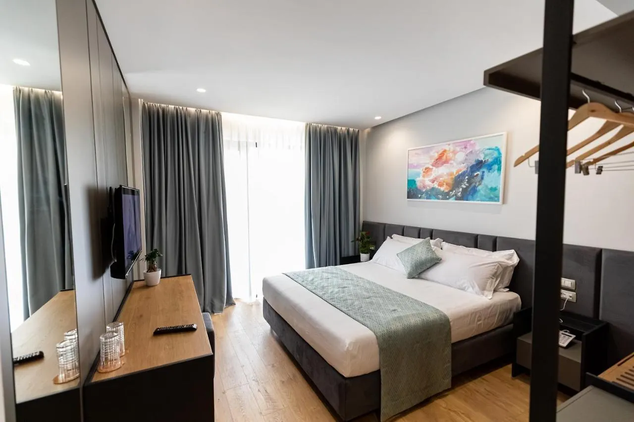 Ames Hotel & Spa Vlore 4*,